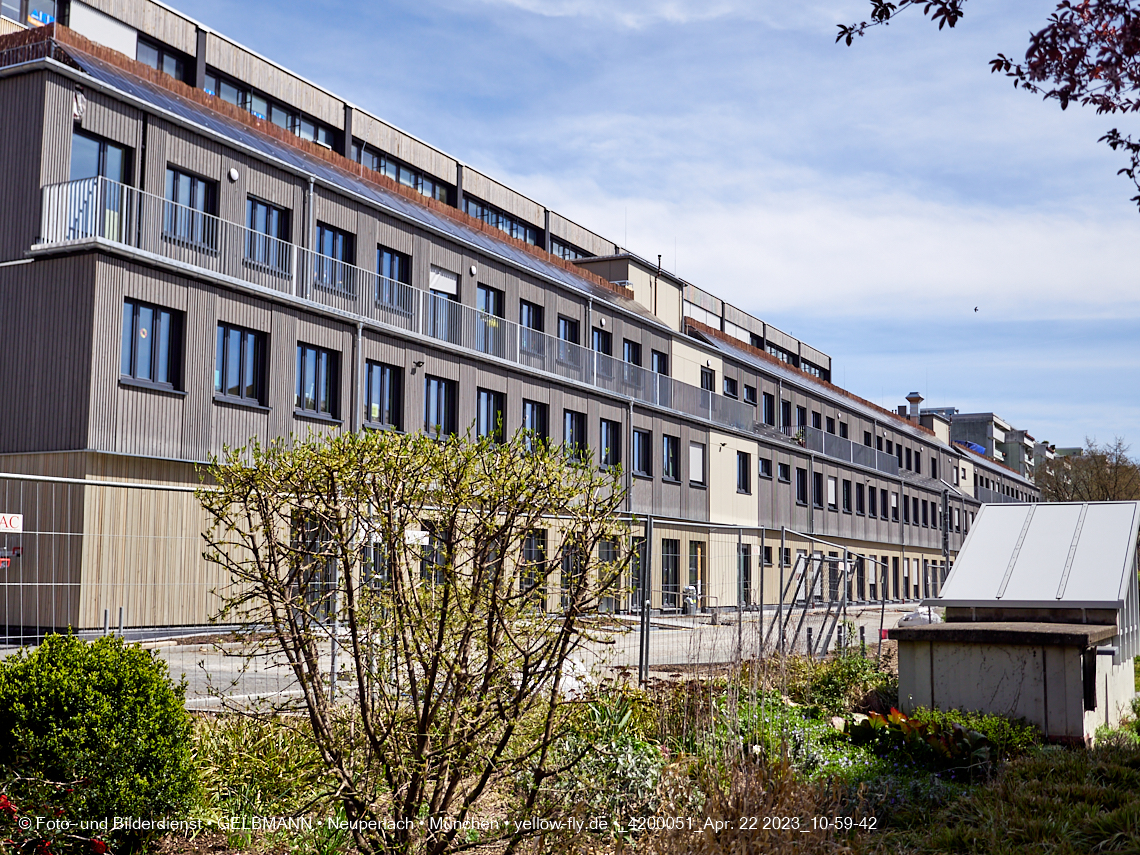 22.04.2023 - Baustelle Montessori Schule im Plettzentrum in Neuperlach